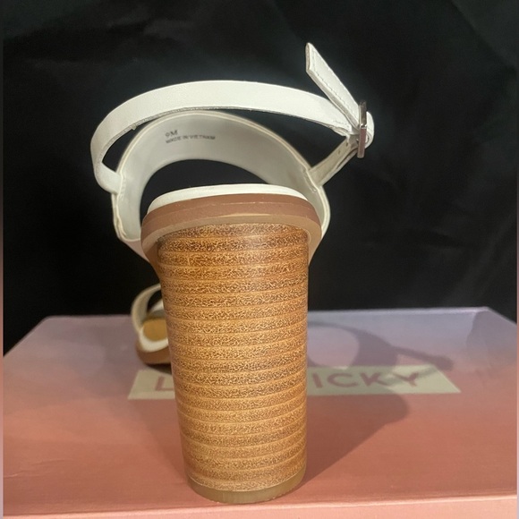 Lisa Vicky Womens Oasis V White Leather Block Heel Strappy Sandals - Picture 5 of 8